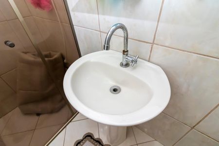 Casa à venda com 204m², 5 quartos e 4 vagasBanheiro 1