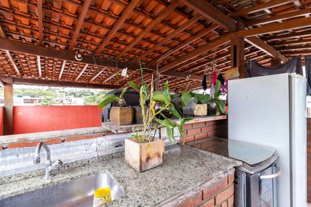 Casa à venda com 204m², 5 quartos e 4 vagasCobertura / Área de Lazer