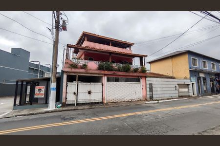 Casa à venda com 204m², 5 quartos e 4 vagasFachada