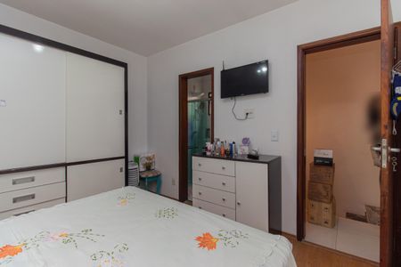 Casa de condomínio à venda com 84m², 3 quartos e 2 vagasSuíte