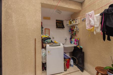 Casa de condomínio à venda com 84m², 3 quartos e 2 vagasÁrea de Serviço