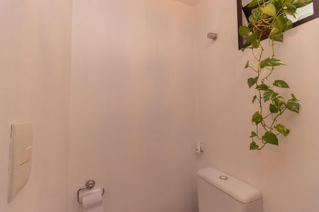 Casa de condomínio à venda com 84m², 3 quartos e 2 vagasLavabo