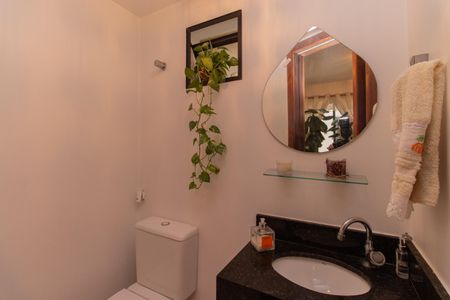 Casa de condomínio à venda com 84m², 3 quartos e 2 vagasLavabo