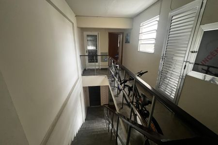 Apartamento para alugar com 50m², 2 quartos e sem vaga Apartamento para alugar com 50m², 2 quartos e sem vagaAcesso - Escada