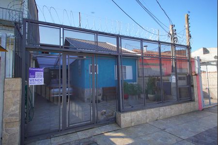 Casa à venda com 182m², 4 quartos e 2 vagasFachada