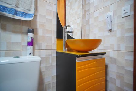 Casa à venda com 182m², 4 quartos e 2 vagasCasa 1 - Banheiro Social