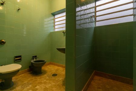 Casa à venda com 166m², 3 quartos e 2 vagas Casa à venda com 166m², 3 quartos e 2 vagasBanheiro Social