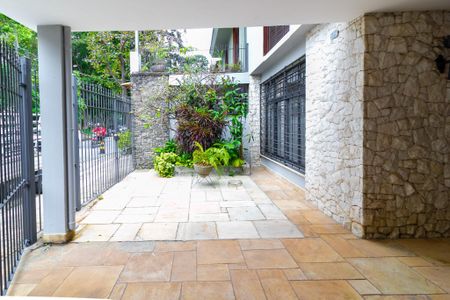 Casa à venda com 166m², 3 quartos e 2 vagas Casa à venda com 166m², 3 quartos e 2 vagasGaragem