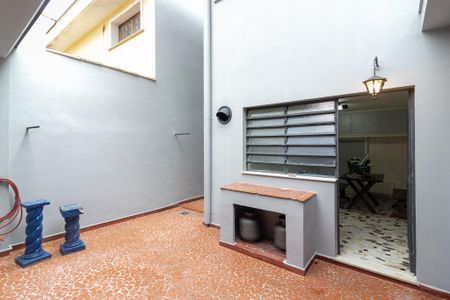 Casa à venda com 166m², 3 quartos e 2 vagas Casa à venda com 166m², 3 quartos e 2 vagasQuintal