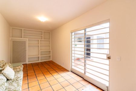 Casa à venda com 166m², 3 quartos e 2 vagas Casa à venda com 166m², 3 quartos e 2 vagasSala de Tv