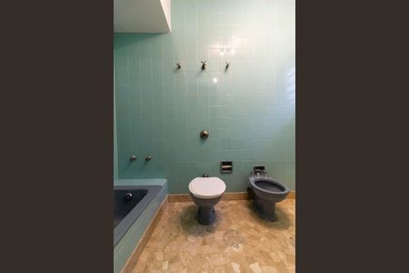 Casa à venda com 166m², 3 quartos e 2 vagas Casa à venda com 166m², 3 quartos e 2 vagasBanheiro Social