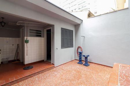 Casa à venda com 166m², 3 quartos e 2 vagas Casa à venda com 166m², 3 quartos e 2 vagasQuintal
