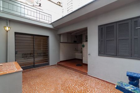 Casa à venda com 166m², 3 quartos e 2 vagas Casa à venda com 166m², 3 quartos e 2 vagasQuintal