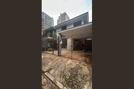 Casa à venda com 166m², 3 quartos e 2 vagas Casa à venda com 166m², 3 quartos e 2 vagasFachada
