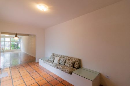 Casa à venda com 166m², 3 quartos e 2 vagas Casa à venda com 166m², 3 quartos e 2 vagasSala de Tv