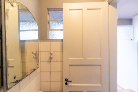 Casa à venda com 166m², 3 quartos e 2 vagas Casa à venda com 166m², 3 quartos e 2 vagasBanheiro de Serviço