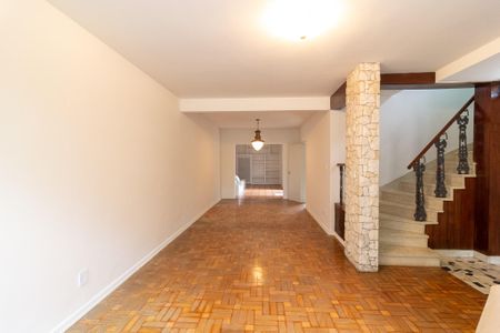 Casa à venda com 166m², 3 quartos e 2 vagas Casa à venda com 166m², 3 quartos e 2 vagasSala de Estar