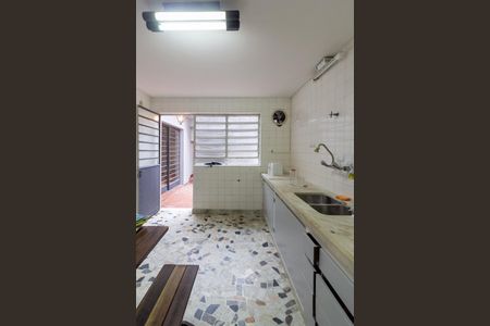 Casa à venda com 166m², 3 quartos e 2 vagas Casa à venda com 166m², 3 quartos e 2 vagasCozinha