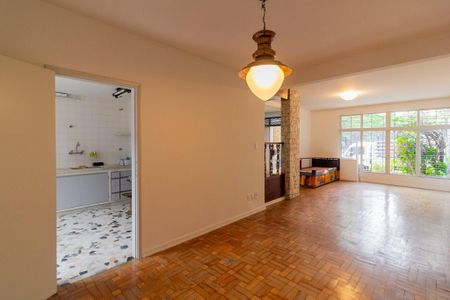 Casa à venda com 166m², 3 quartos e 2 vagas Casa à venda com 166m², 3 quartos e 2 vagasSala de Estar