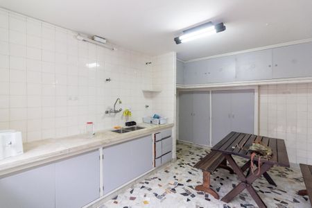 Casa à venda com 166m², 3 quartos e 2 vagas Casa à venda com 166m², 3 quartos e 2 vagasCozinha