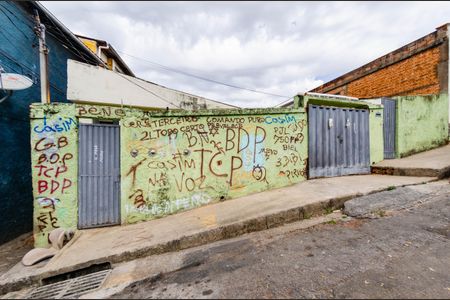 Casa à venda com 430m², 3 quartos e 1 vaga Casa à venda com 430m², 3 quartos e 1 vagaFachada