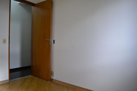 Apartamento à venda com 80m², 3 quartos e 2 vagasQuarto 2