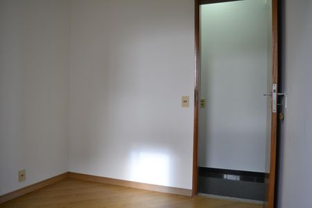 Apartamento à venda com 80m², 3 quartos e 2 vagasQuarto 2