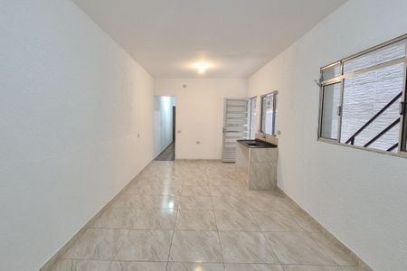 Casa para alugar com 100m², 2 quartos e 1 vaga Casa para alugar com 100m², 2 quartos e 1 vagaSala/Cozinha