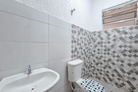 Casa para alugar com 100m², 2 quartos e 1 vaga Casa para alugar com 100m², 2 quartos e 1 vagaBanheiro Social