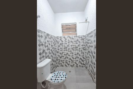 Casa para alugar com 100m², 2 quartos e 1 vaga Casa para alugar com 100m², 2 quartos e 1 vagaBanheiro Social