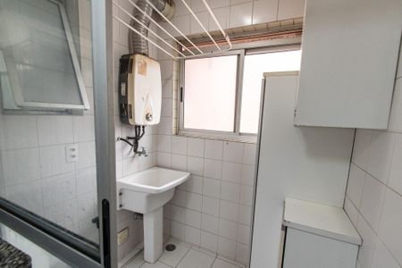 Apartamento à venda com 68m², 3 quartos e 1 vagaÁrea de serviço