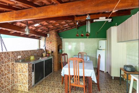 Casa à venda com 359m², 3 quartos e 5 vagas Casa à venda com 359m², 3 quartos e 5 vagasÁrea Externa