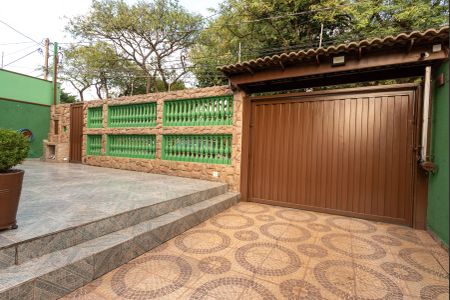 Casa à venda com 359m², 3 quartos e 5 vagas Casa à venda com 359m², 3 quartos e 5 vagasÁrea Externa