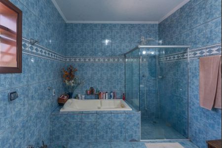 Casa à venda com 359m², 3 quartos e 5 vagas Casa à venda com 359m², 3 quartos e 5 vagasBanheiro da Suíte