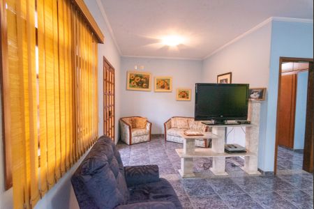 Casa à venda com 359m², 3 quartos e 5 vagas Casa à venda com 359m², 3 quartos e 5 vagasSuíte