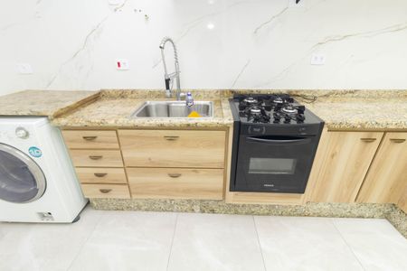 Casa de condomínio para alugar com 60m², 2 quartos e 1 vaga Casa de condomínio para alugar com 60m², 2 quartos e 1 vagaCozinha e Área de Serviço