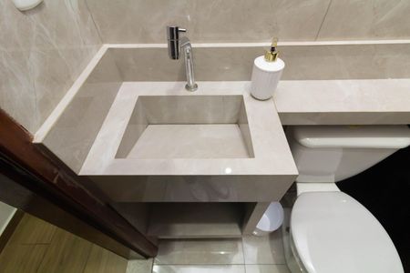 Casa de condomínio para alugar com 60m², 2 quartos e 1 vaga Casa de condomínio para alugar com 60m², 2 quartos e 1 vagaBanheiro
