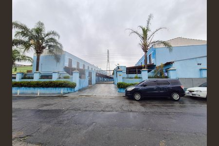 Casa de condomínio para alugar com 60m², 2 quartos e 1 vaga Casa de condomínio para alugar com 60m², 2 quartos e 1 vagaFachada