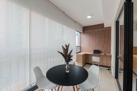 Studio para alugar com 40m², 1 quarto e 1 vaga Studio para alugar com 40m², 1 quarto e 1 vagaSacada