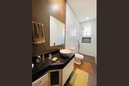 Casa à venda com 1790m², 2 quartos e 6 vagasBanheiro da Suíte