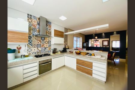 Casa à venda com 1790m², 2 quartos e 6 vagasCozinha