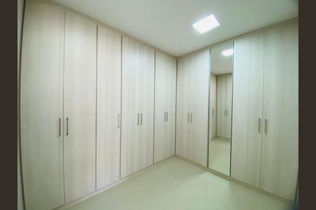 Casa à venda com 1790m², 2 quartos e 6 vagasQuarto  1