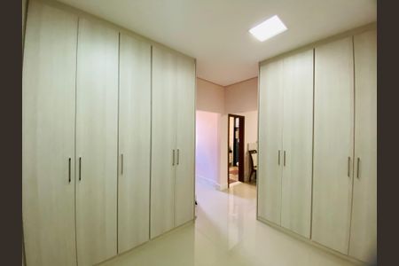 Casa à venda com 1790m², 2 quartos e 6 vagasQuarto  1