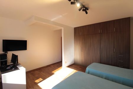 Casa à venda com 512m², 5 quartos e 3 vagasQuarto 3