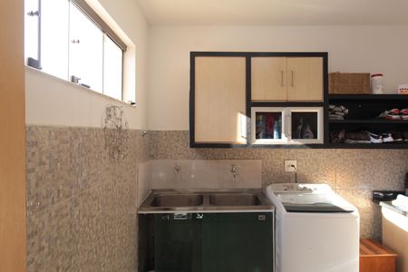 Casa à venda com 512m², 5 quartos e 3 vagasÁrea de Serviço