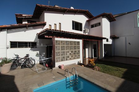 Casa à venda com 512m², 5 quartos e 3 vagasPiscina