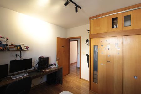 Casa à venda com 512m², 5 quartos e 3 vagasQuarto 1