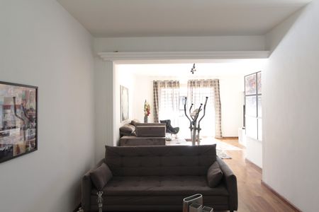Casa à venda com 512m², 5 quartos e 3 vagasSala