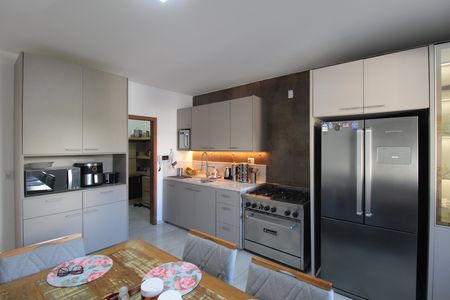 Casa à venda com 512m², 5 quartos e 3 vagasCozinha