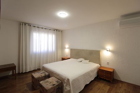 Casa à venda com 512m², 5 quartos e 3 vagasSuite